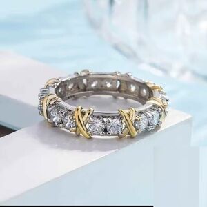 Elegant Gold and Silver Women's Ring Size 7